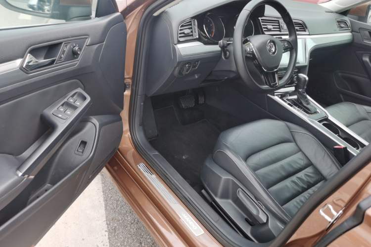 Used Volkswagen Lamando 2015 280TSI DSG Comfort Edition Driver Seat