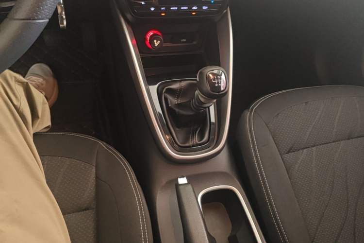 Used Baojun 510 2017 1.5L manual Comfort trim