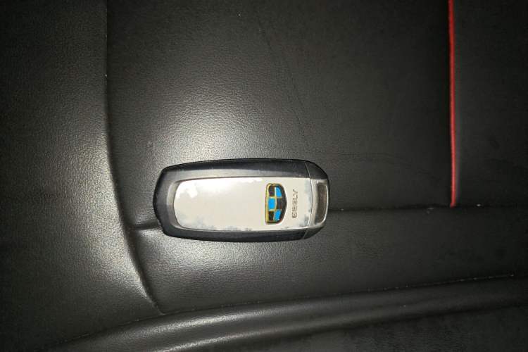 Used Geely Auto Emgrand X7 Sport 2018 1.8TD Automatic Two-Wheel Drive Smart Connect 4G Internet Edition