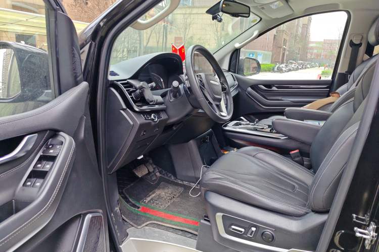 Used SAIC MAXUS G20 2021 Facelifted PLUS 2.0T Gasoline Automatic Luxury Edition