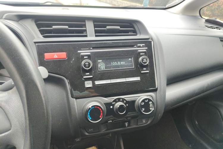 Used Honda Fit 2014 1.5L LX CVT Comfort Model Audio And AC Panel