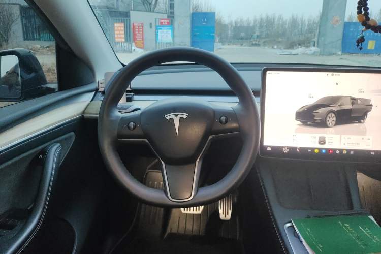 Used Tesla Model Y 2023 Long-Range All-Wheel-Drive Version