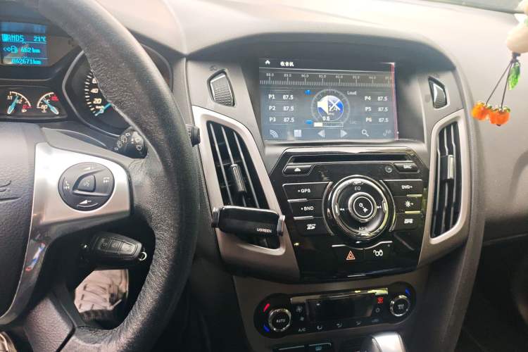 Used Ford Focus 2012 Hatchback 1.6L Automatic Fashion Edition
