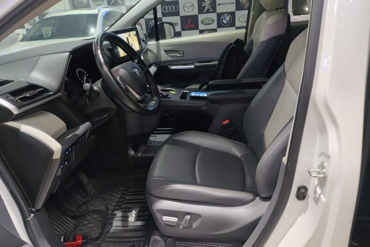 Used Toyota Sienna 2021 2.5L Hybrid Comfort Edition

