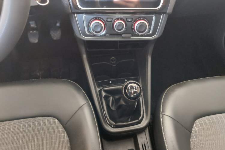 Used Volkswagen Santana 2019 1.5L Manual Comfort Edition China VI Standard
