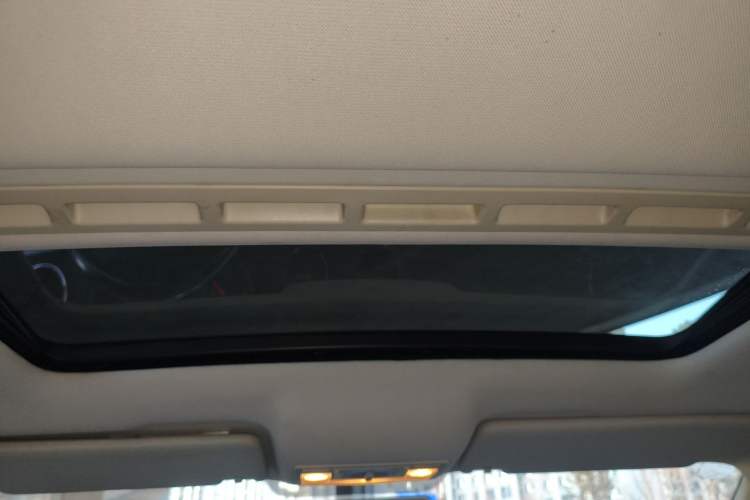 Used Volkswagen Jetta 2013 1.6L Automatic Luxury Model Headliner