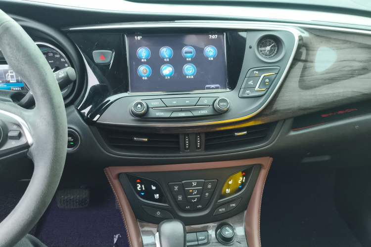 Used Buick Envision 2017 28T Four-Wheel Drive Luxury Model Audio And AC Panel