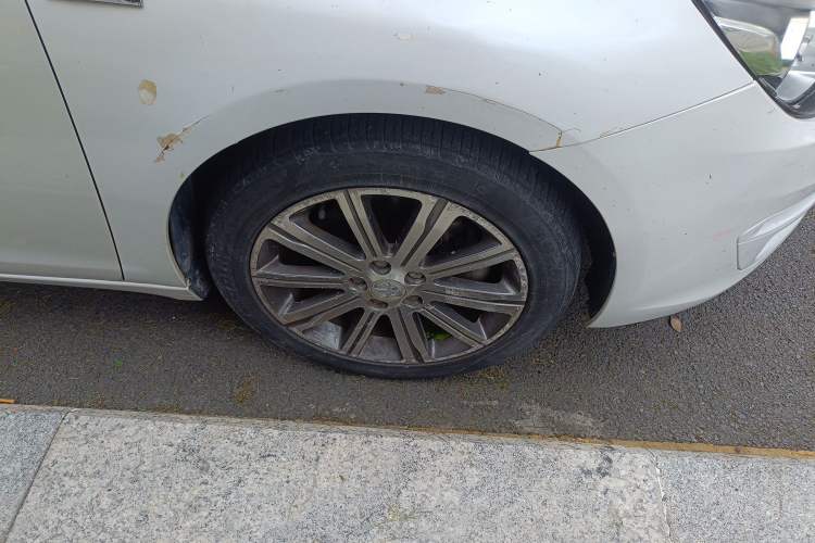 Used Peugeot 408 2014 1.6T Automatic Prestige Edition Right Front Wheel Hub