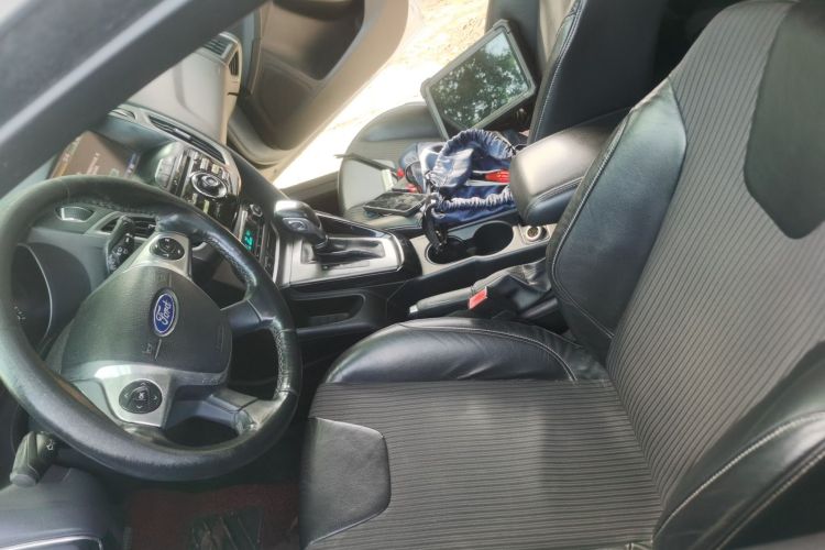 Used Ford Focus 2012 Hatchback 1.6L Automatic Fashion Edition
