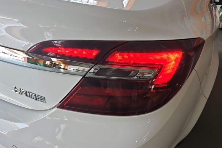 Used Buick Regal 2015 2.0L Leading Fashion Edition

