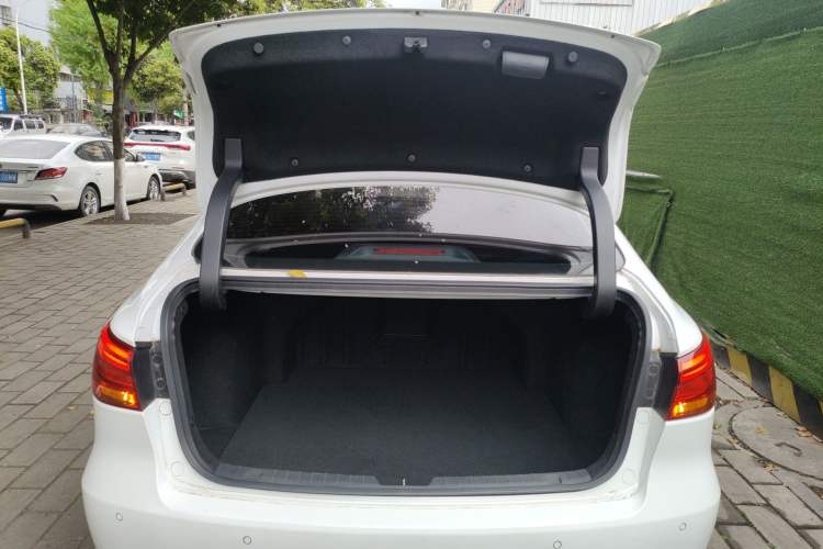 Used CHANGAN Ruicheng CC 2022 Blue Whale Edition 1.5T DCT Prestige Model Trunk