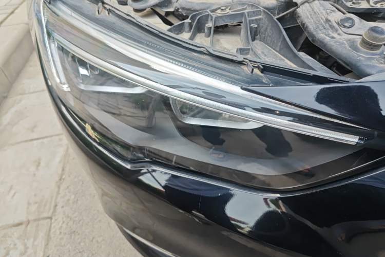 Used Buick Regal 2019 20T Elite Version China VI Standard Right Front Headlight