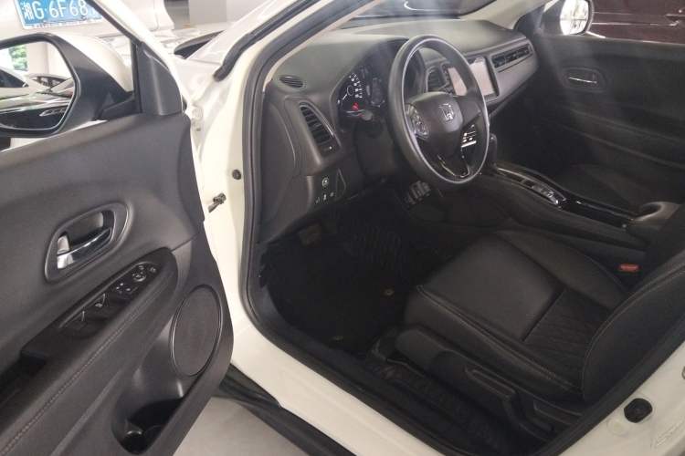 Used Honda Vezel 2020 220 TURBO CVT Elite Edition Driver Seat