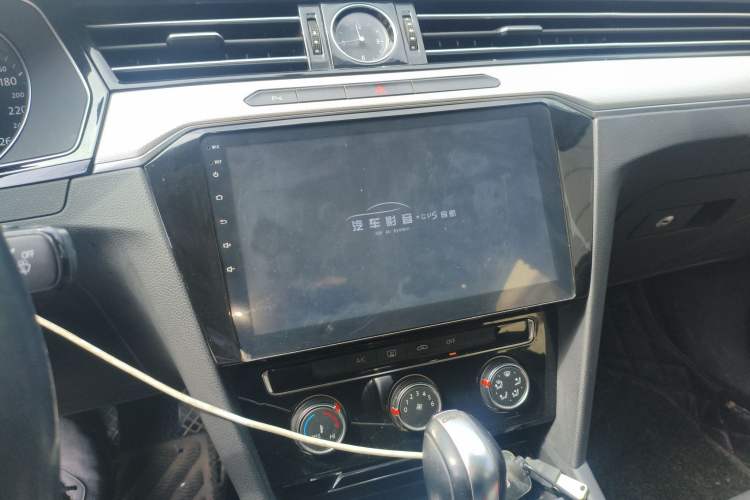 Used Volkswagen Magotan 2017 330TSI DSG Luxury Model Audio And AC Panel