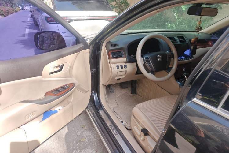 Used Toyota Crown 2012 2.5L Royal Leather Edition
