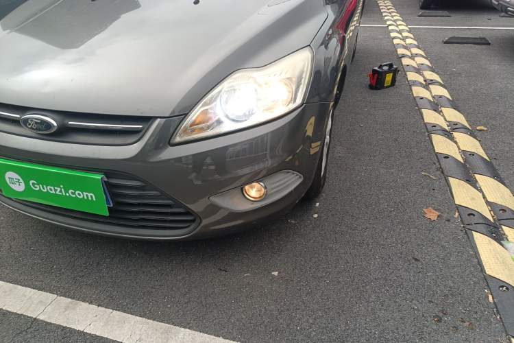 Used Ford Focus 2013 Sedan Classic 1.8L Automatic Base Model