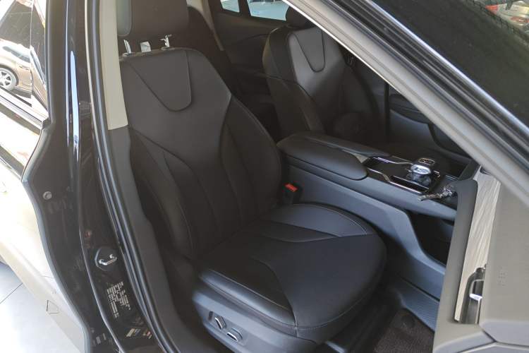 Used Hongqi E-QM5 2023 620km PLUS
