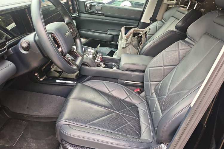 Used Formula Leopard 5 2023 Navigator Edition