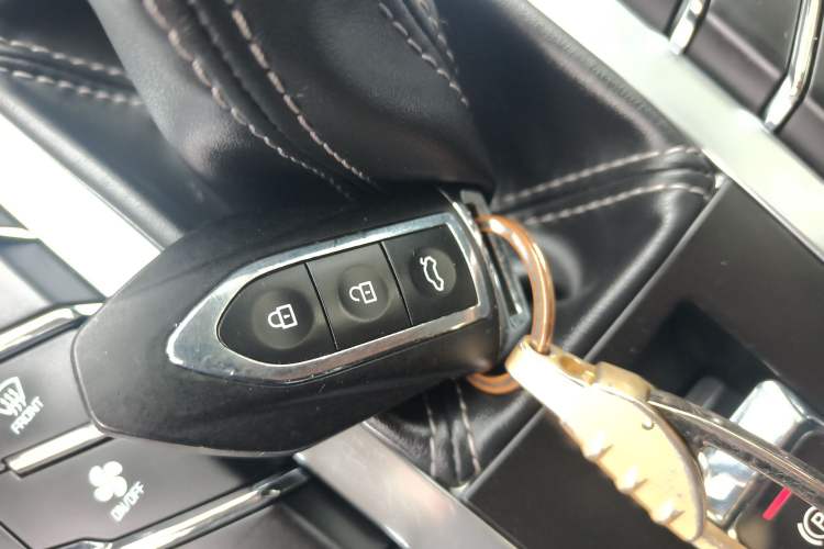 Used Zotye SR9 2017 2.0T Manual "Ultimate Heart" Edition