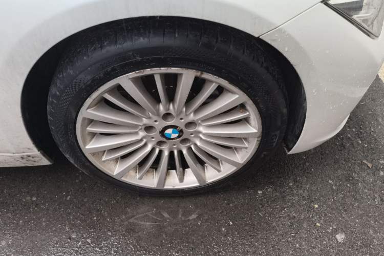 Used BMW 3 Series 2018 320Li Fashion Model Right Front Wheel Hub