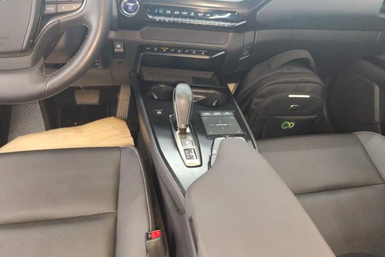 Used Lexus UX New Energy 2020 300e Pure·Joy Edition Gear Lever