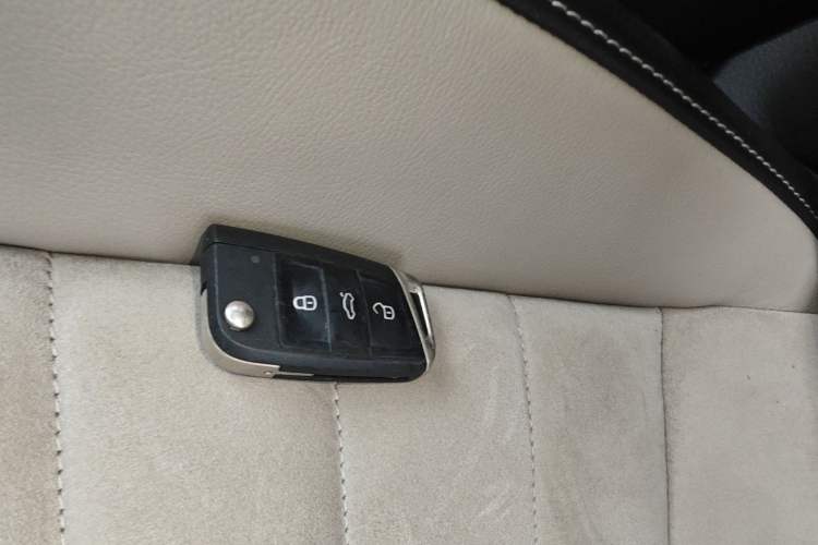 Used Volkswagen Golf 2017 230TSI Automatic Luxury Million-Vehicle Commemorative Edition
