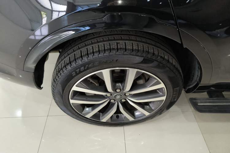 Used Land Rover Discovery 2023 Restyled 360 PS R-Dynamic SE