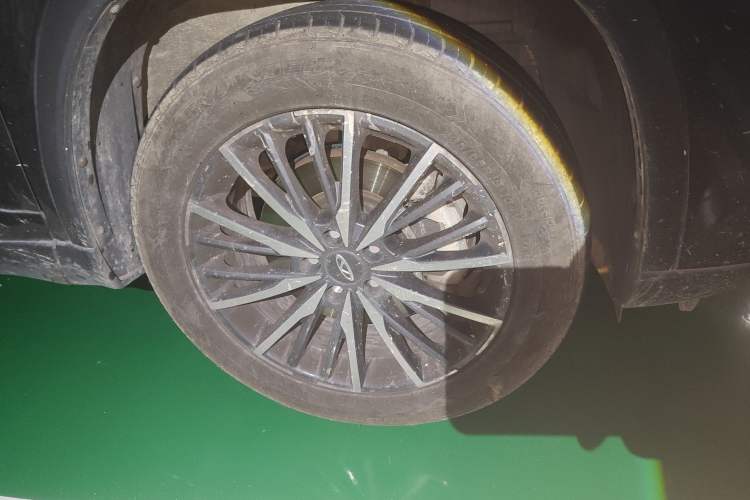 Used Chery Tiggo 8 PLUS 2022 Kunpeng Edition 390TGDI DCT Passion Version Right Front Wheel Hub