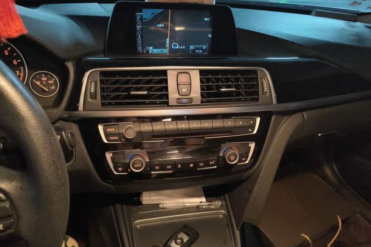 Used BMW 3 Series 2016 320i Fashion Model
