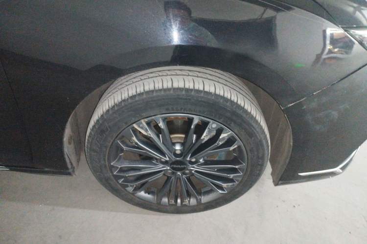 Used Dongfeng Aeolus Yixuan MAX 2023 1.5T Ultra-Stylish Trendsetting Dad Edition Right Front Wheel Hub