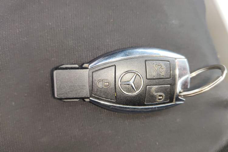 Used Mercedes-Benz GLK-Class 2013 GLK 300 4MATIC Dynamic Sunroof Model
