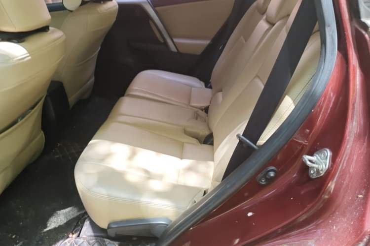 Used Toyota RAV4 2016 2.0L CVT Two-Wheel Drive Urban Edition China V Standard
