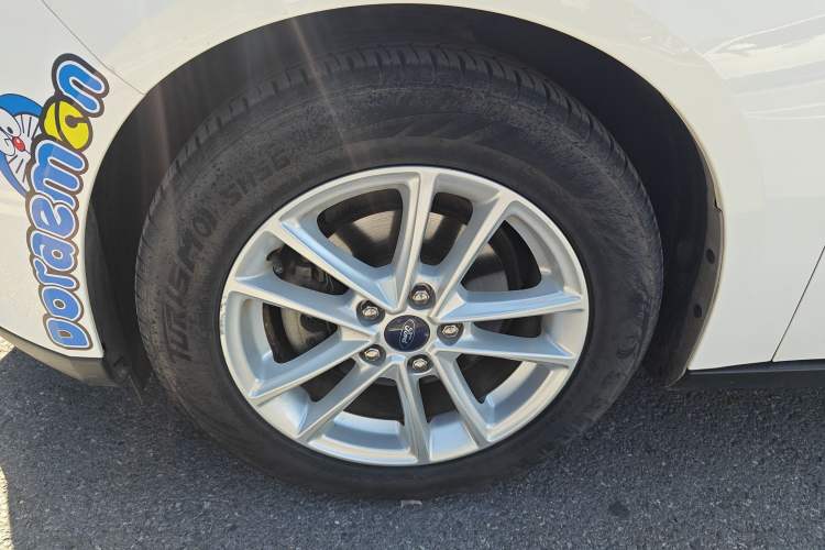 Used Ford Focus 2018 Hatchback Classic 1.6L Automatic Trendy SmartDrive Edition