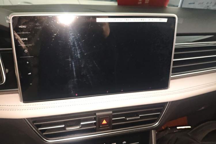 Used Volkswagen Tiguan L 2025 Model, Outstanding Version, 300TSI Automatic Two-Wheel Drive Longteng Edition Audio And AC Panel