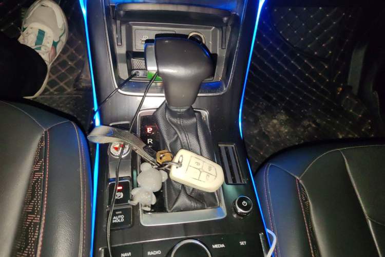 Used BORGWARD BX6 2018 28T Four-Wheel Drive GT Extreme Style Gear Lever