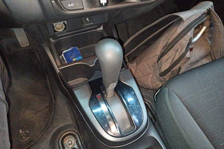 Used Honda Fit 2016 1.5L LXS CVT Comfort Sunroof Version Gear Lever