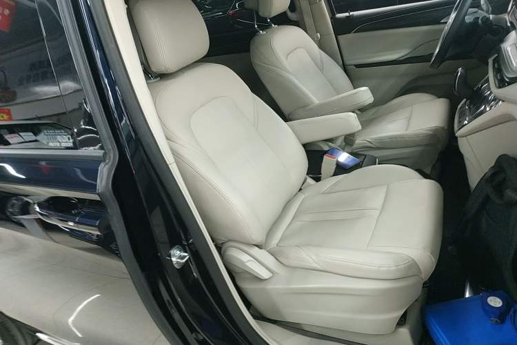 Used Buick GL8 2023 ES Lu Zun Comfort Model
