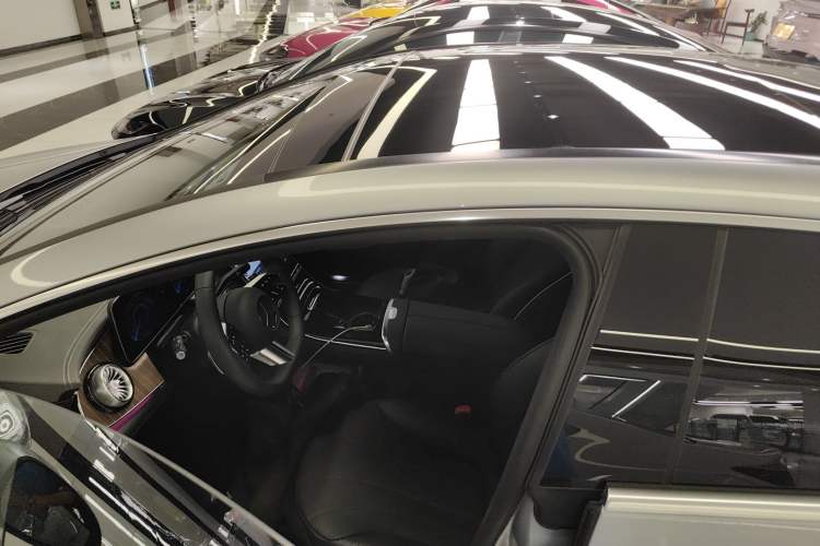 Used Mercedes-Benz EQE 2022 350 Luxury Edition Roof