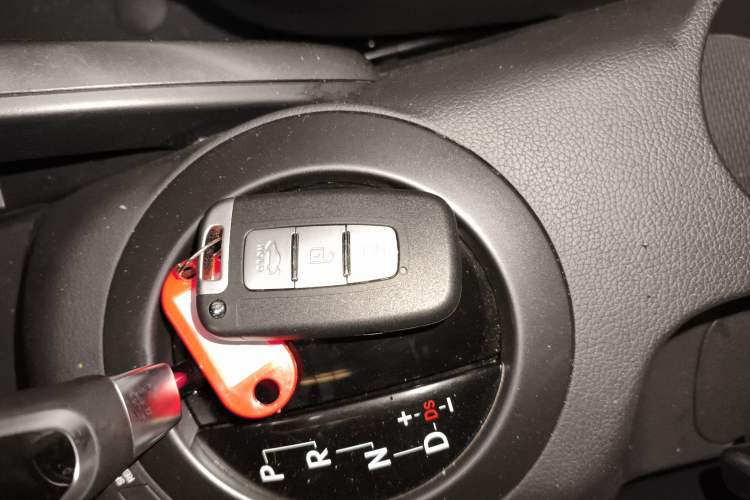 Used Hyundai Veloster 2012 1.6L Automatic Luxury Edition