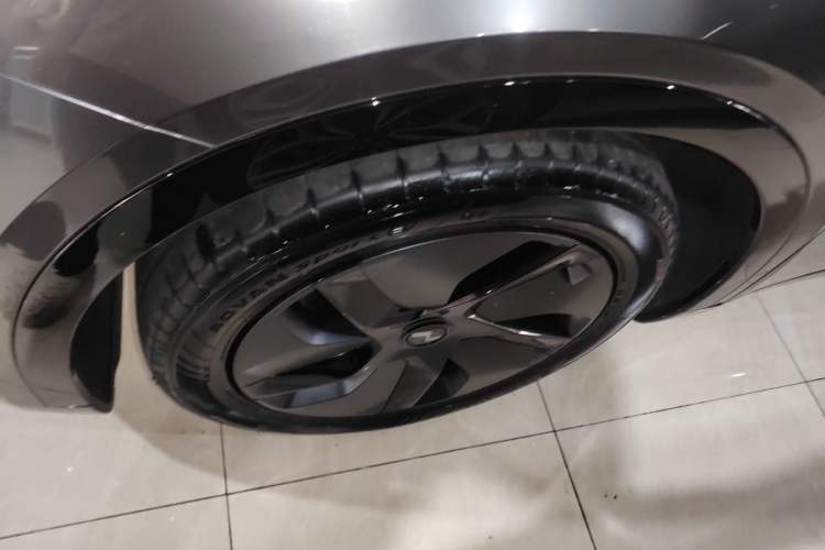 Used ONVO L60 2024 60 kWh Rear-Drive Version Left Front Wheel Hub