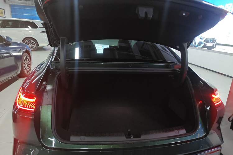 Used Geely Galaxy 8 2025 130km EM-P Starship Edition Trunk