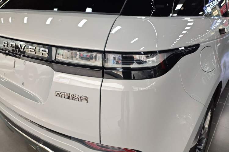 Used Land Rover Range Rover Evoque 2022 Facelifted Aurora L 249 PS R-Dynamic Luxury Edition