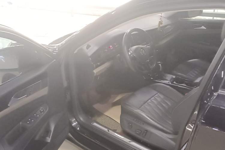 Used Volkswagen Passat 2019 380TSI Luxury Edition China VI Standard
