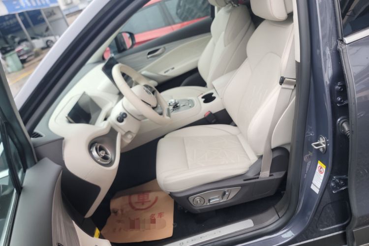 Used Denza N8 2023 Four-Wheel Drive Ultra-Hybrid Flagship Seven-Seater Version
