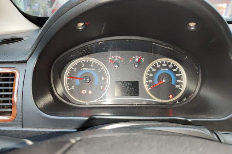 Used Dongfeng Fengon 2013 1.5L Manual Comfort Version DK15 Instrument Cluster