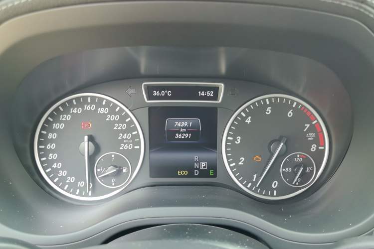 Used Mercedes-Benz B-Class 2012 B 200 Instrument Cluster