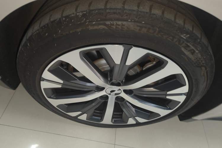 Used Nio ET7 2022 75 kWh Exterior 8