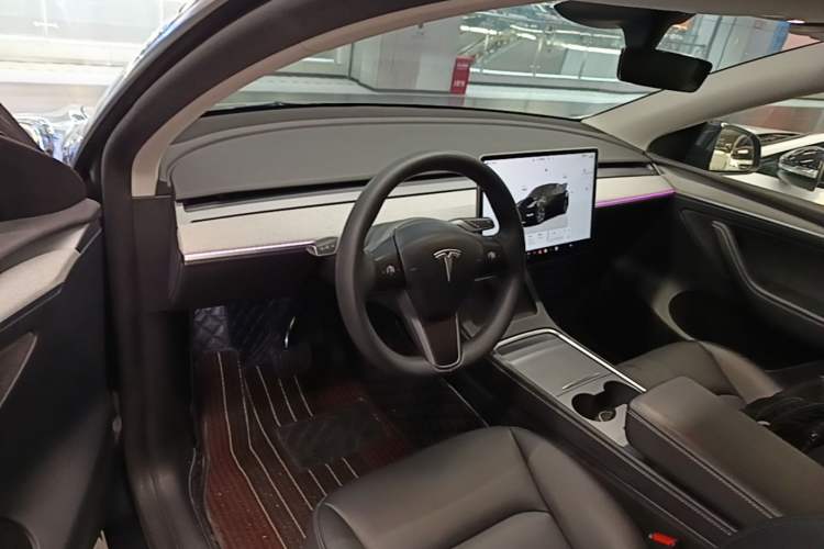 Used Tesla Model Y 2024 Rear-Wheel-Drive Version
