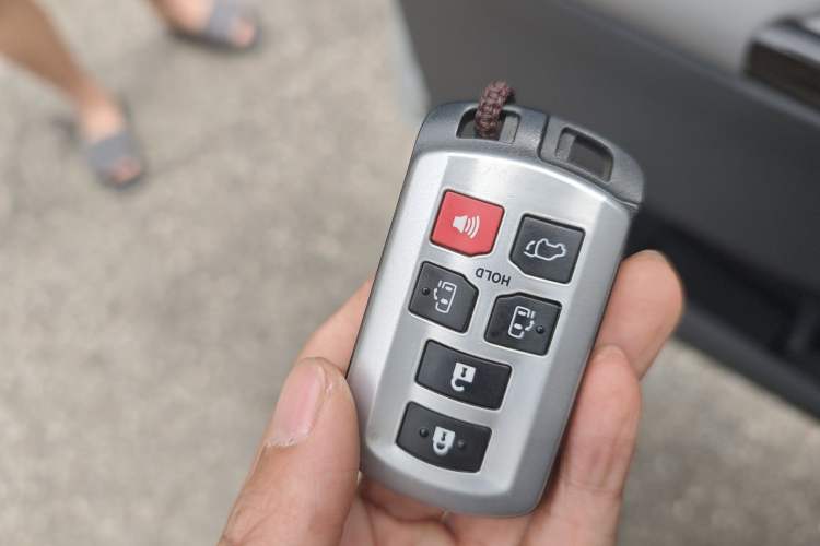 Used Toyota SIENNA 2018 3.5L 2WD Limited 7-Seater Canadian Version