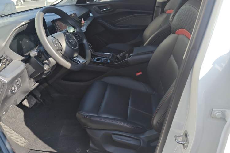 Used MG 5 2022 180 DVVT CVT Youth Luxury Edition Left Front Seat